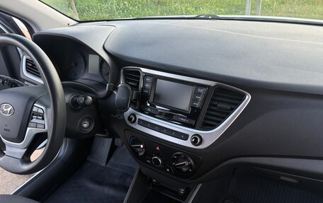 Hyundai Solaris II рестайлинг, 2017 год, 1 190 000 рублей, 12 фотография