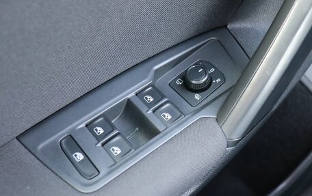Volkswagen Tiguan II, 2019 год, 2 550 000 рублей, 13 фотография