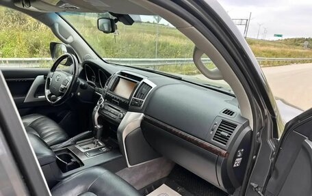 Toyota Land Cruiser 200, 2010 год, 3 103 000 рублей, 17 фотография