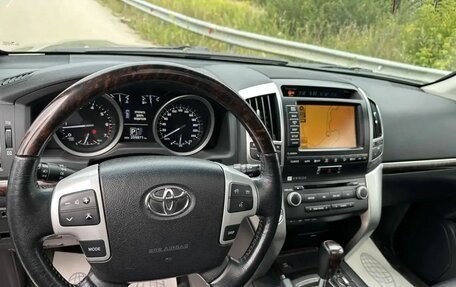 Toyota Land Cruiser 200, 2010 год, 3 103 000 рублей, 23 фотография