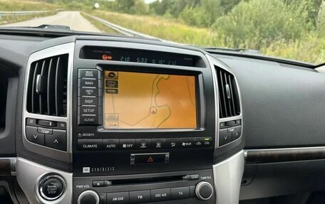 Toyota Land Cruiser 200, 2010 год, 3 103 000 рублей, 22 фотография