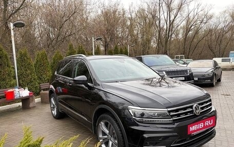 Volkswagen Tiguan II, 2019 год, 2 890 000 рублей, 2 фотография