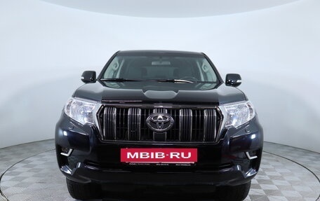 Toyota Land Cruiser Prado 150 рестайлинг 2, 2021 год, 5 199 000 рублей, 2 фотография