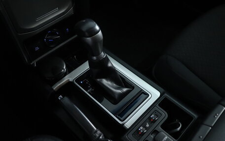 Toyota Land Cruiser Prado 150 рестайлинг 2, 2021 год, 5 199 000 рублей, 17 фотография