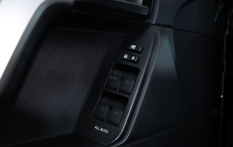 Toyota Land Cruiser Prado 150 рестайлинг 2, 2021 год, 5 199 000 рублей, 20 фотография