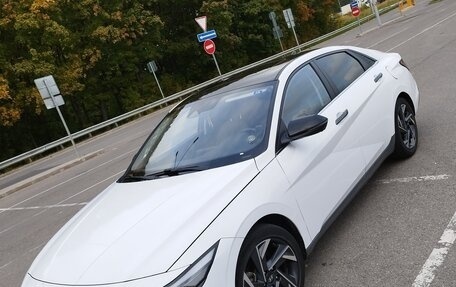 Hyundai Elantra, 2023 год, 2 100 000 рублей, 1 фотография