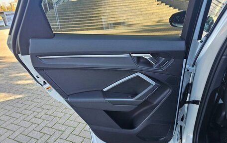 Audi Q3, 2022 год, 2 400 000 рублей, 4 фотография