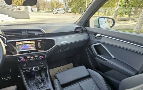 Audi Q3, 2022 год, 2 400 000 рублей, 15 фотография
