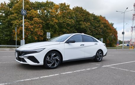 Hyundai Elantra, 2023 год, 2 100 000 рублей, 2 фотография