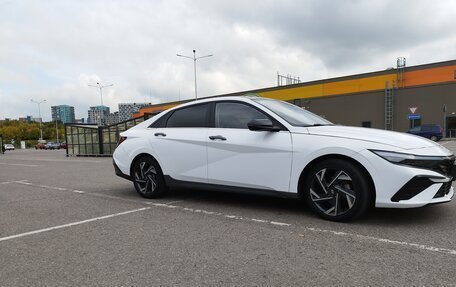 Hyundai Elantra, 2023 год, 2 100 000 рублей, 8 фотография