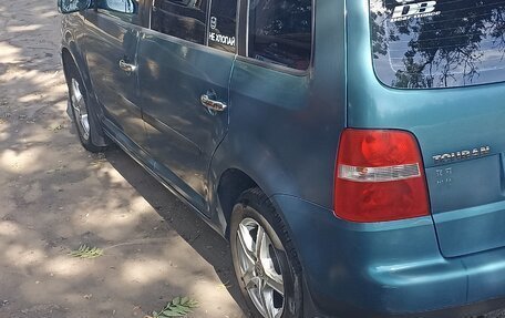 Volkswagen Touran III, 2003 год, 650 000 рублей, 4 фотография