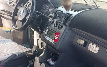 Volkswagen Touran III, 2003 год, 650 000 рублей, 11 фотография