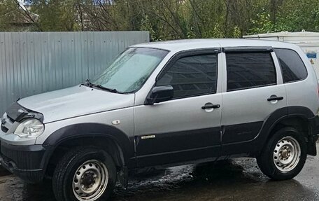 Chevrolet Niva I рестайлинг, 2017 год, 550 000 рублей, 2 фотография