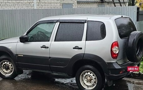 Chevrolet Niva I рестайлинг, 2017 год, 550 000 рублей, 3 фотография