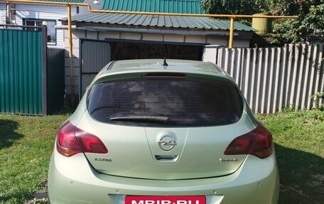 Opel Astra J, 2010 год, 650 000 рублей, 3 фотография