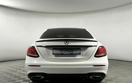 Mercedes-Benz E-Класс, 2019 год, 3 449 000 рублей, 5 фотография