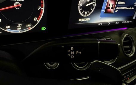 Mercedes-Benz E-Класс, 2019 год, 3 449 000 рублей, 18 фотография