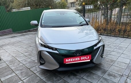 Toyota Prius IV XW50, 2017 год, 2 150 000 рублей, 5 фотография