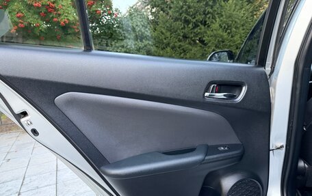 Toyota Prius IV XW50, 2017 год, 2 150 000 рублей, 10 фотография