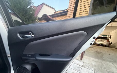 Toyota Prius IV XW50, 2017 год, 2 150 000 рублей, 9 фотография