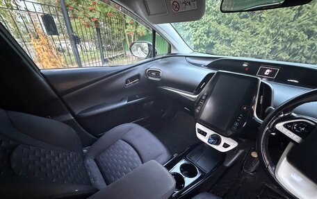 Toyota Prius IV XW50, 2017 год, 2 150 000 рублей, 17 фотография