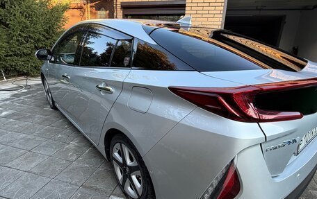 Toyota Prius IV XW50, 2017 год, 2 150 000 рублей, 22 фотография