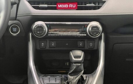 Toyota RAV4, 2025 год, 4 170 000 рублей, 14 фотография