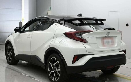 Toyota C-HR I рестайлинг, 2018 год, 1 525 000 рублей, 4 фотография
