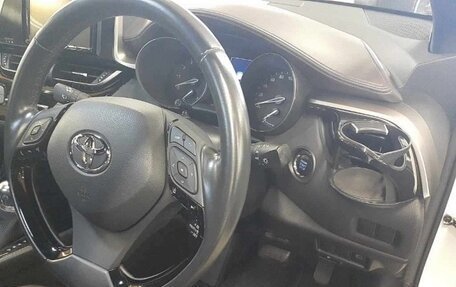 Toyota C-HR I рестайлинг, 2018 год, 1 525 000 рублей, 7 фотография