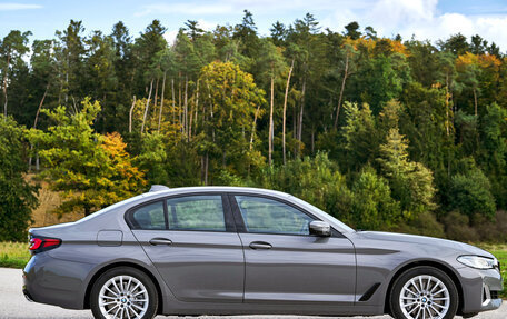 BMW 5 серия, 2021 год, 3 250 000 рублей, 3 фотография
