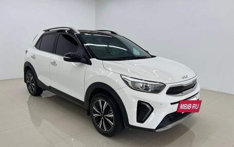 KIA Stonic, 2023 год, 1 717 000 рублей, 3 фотография
