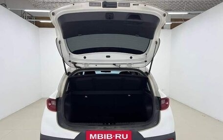 KIA Stonic, 2023 год, 1 717 000 рублей, 7 фотография