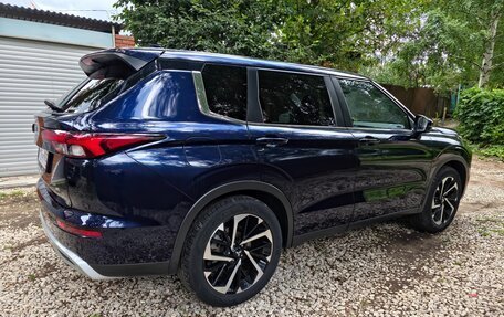 Mitsubishi Outlander, 2022 год, 3 490 000 рублей, 13 фотография