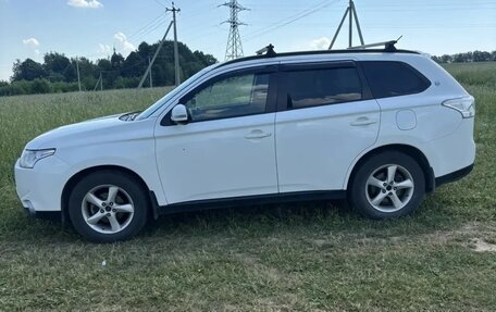Mitsubishi Outlander III рестайлинг 3, 2013 год, 1 150 000 рублей, 5 фотография