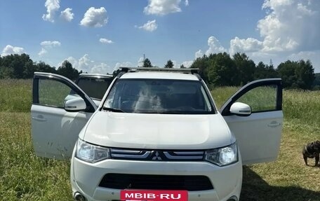 Mitsubishi Outlander III рестайлинг 3, 2013 год, 1 150 000 рублей, 4 фотография