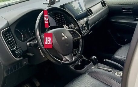Mitsubishi Outlander III рестайлинг 3, 2013 год, 1 150 000 рублей, 2 фотография