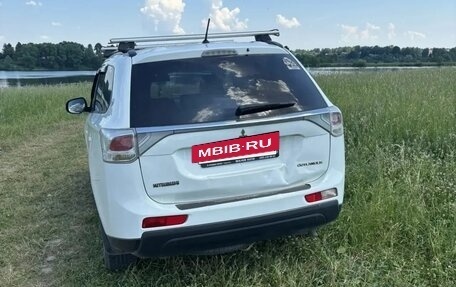 Mitsubishi Outlander III рестайлинг 3, 2013 год, 1 150 000 рублей, 8 фотография