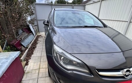 Opel Astra J, 2014 год, 900 000 рублей, 2 фотография