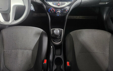 Hyundai Solaris II рестайлинг, 2012 год, 799 000 рублей, 17 фотография