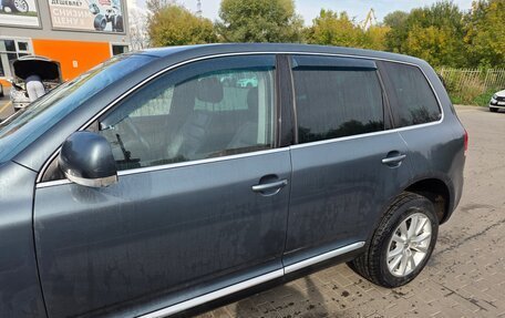 Volkswagen Touareg III, 2005 год, 1 000 000 рублей, 4 фотография