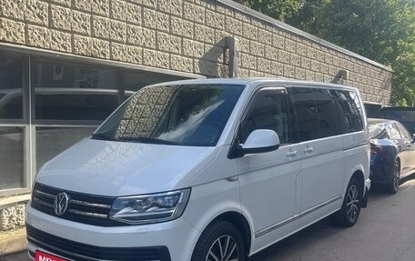 Volkswagen Multivan T6 рестайлинг, 2016 год, 4 400 000 рублей, 1 фотография