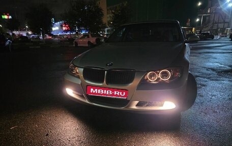 BMW 3 серия, 2005 год, 600 000 рублей, 1 фотография