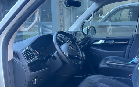 Volkswagen Multivan T6 рестайлинг, 2016 год, 4 400 000 рублей, 3 фотография