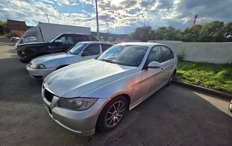 BMW 3 серия, 2005 год, 600 000 рублей, 3 фотография