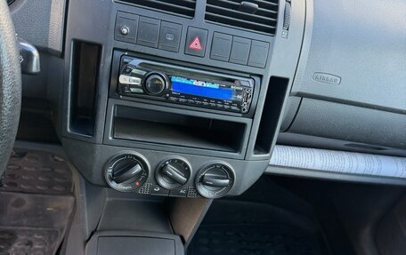 Volkswagen Polo IV рестайлинг, 2007 год, 240 000 рублей, 16 фотография
