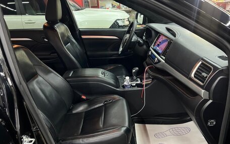 Toyota Highlander III, 2015 год, 2 800 000 рублей, 6 фотография