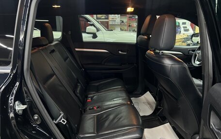 Toyota Highlander III, 2015 год, 2 800 000 рублей, 9 фотография