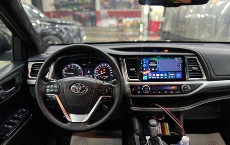 Toyota Highlander III, 2015 год, 2 800 000 рублей, 11 фотография