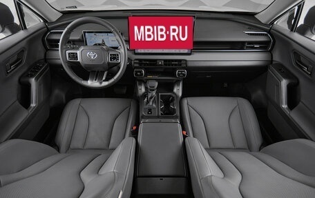 Toyota RAV4, 2025 год, 4 100 000 рублей, 13 фотография