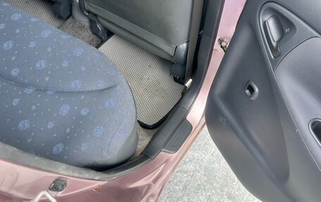 Toyota Vitz, 2001 год, 290 000 рублей, 14 фотография